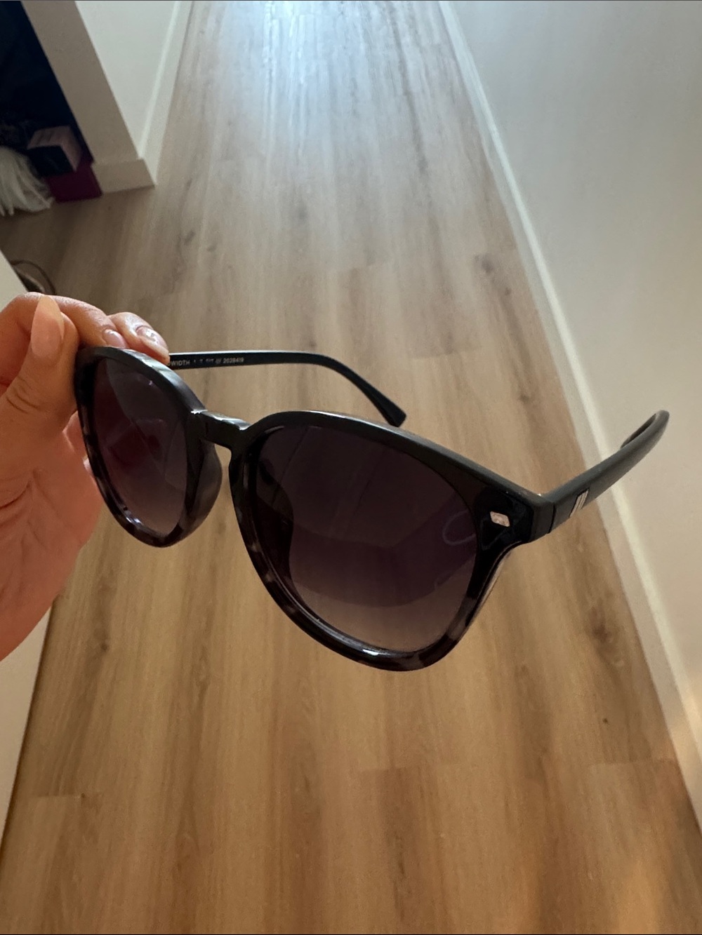 Le Specs Women’s Black Sunglasses